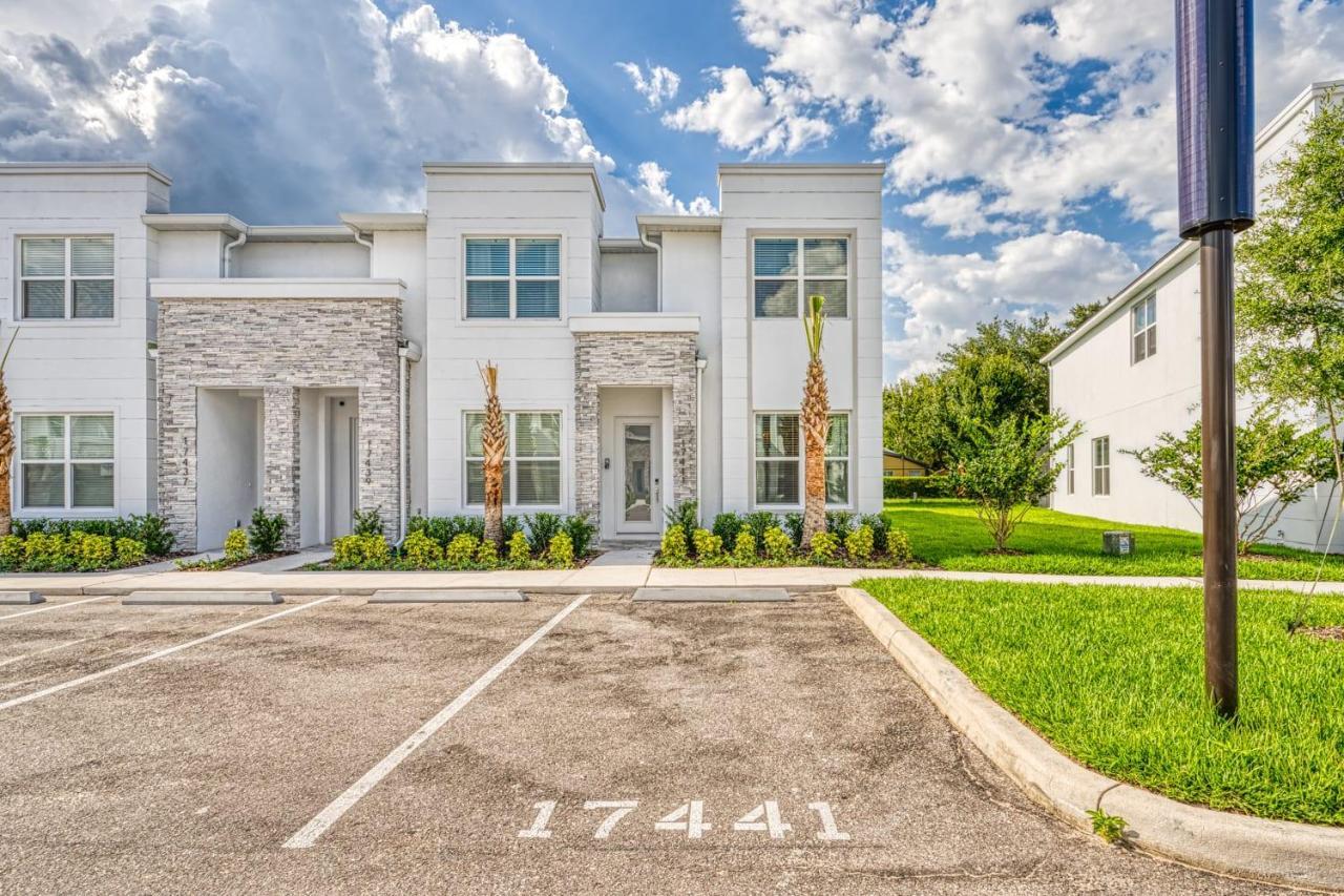 Modern Home With Private Pool Near Disney ออร์ลันโด ภายนอก รูปภาพ